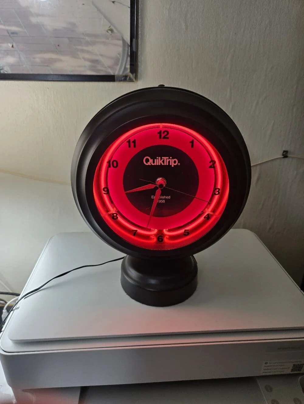 QuikTrip QT Gas Pump Globe Style Neon Clock/Lamp Excellent Condition. See Pics.